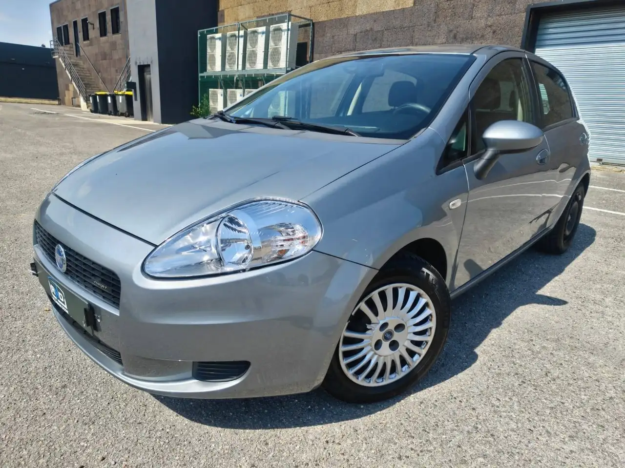 Fiat Punto II 1.4 starjet 16v 95ch Edition GIUGIARD 5p Entretien à jour — photo 1 of 22