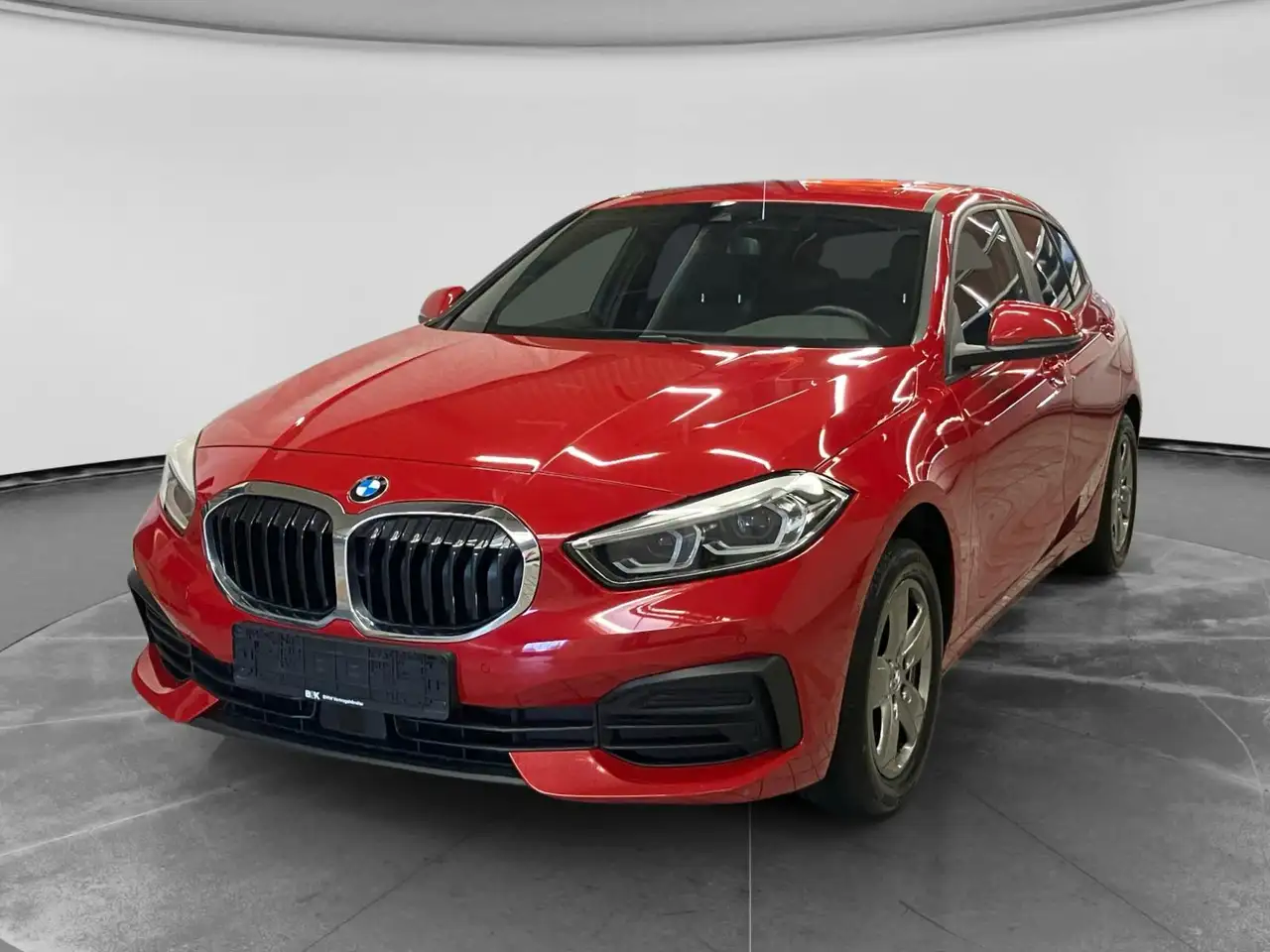 BMW 118 i Advantage Aut. - KLIMA/SHZ/Tempomat Haustürliefe — photo 1 of 8