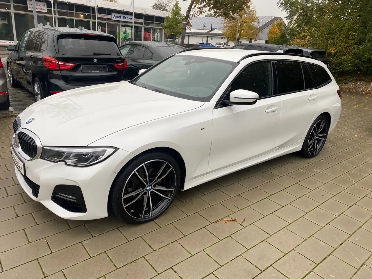 BMW 320 d xDrive M Sport Auto AHK 360 Standhz Service — photo 1 of 9