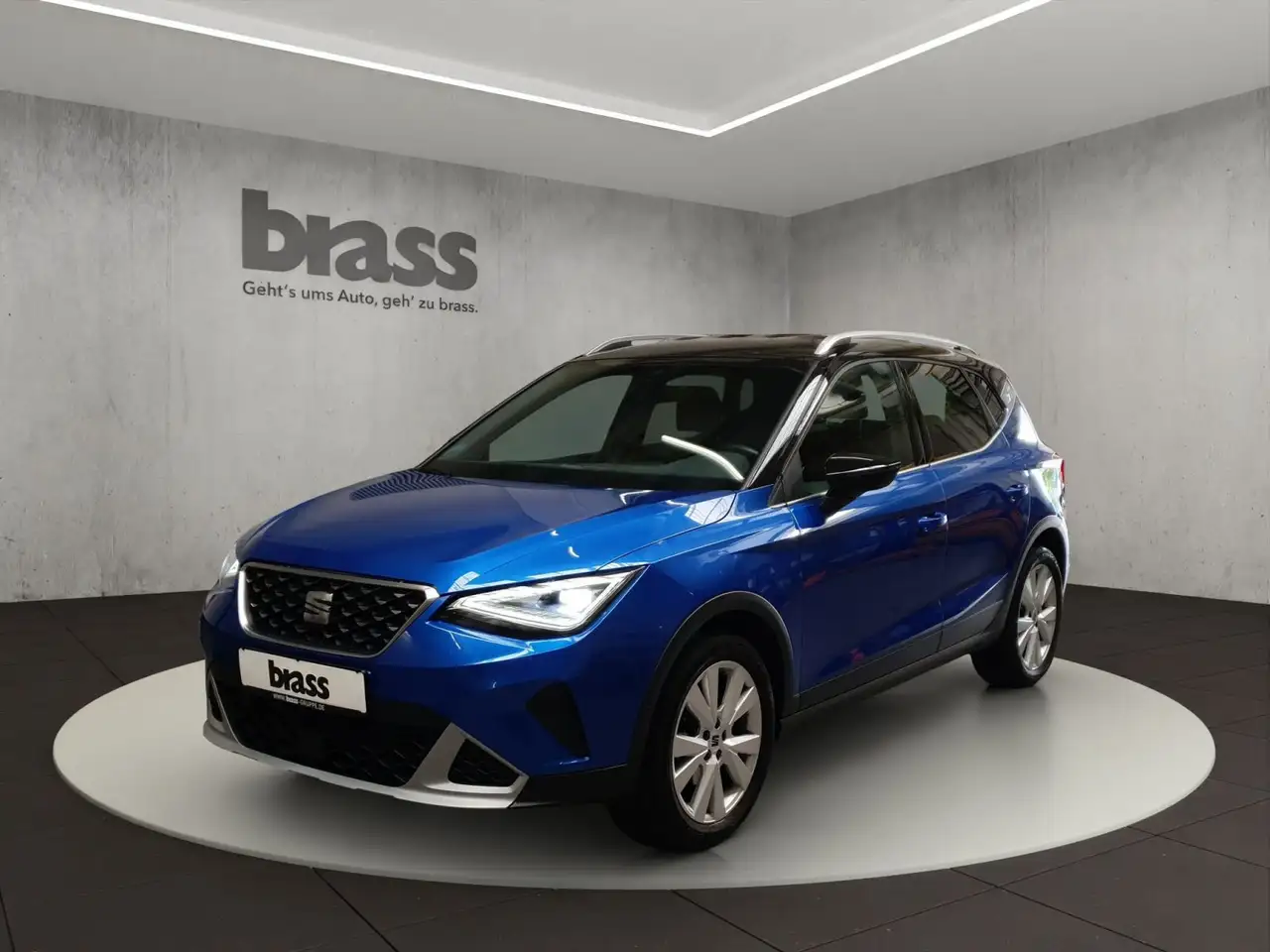 SEAT Arona 1.0 TSI Xperience Allwetterreifen Einparkh — photo 1 of 18