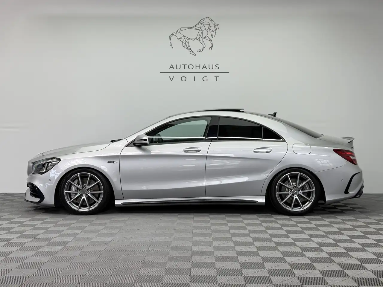 Mercedes-Benz CLA 45 AMG |2.Hand|Kamera|Pano|Keyless|Kamera| — photo 1 of 40