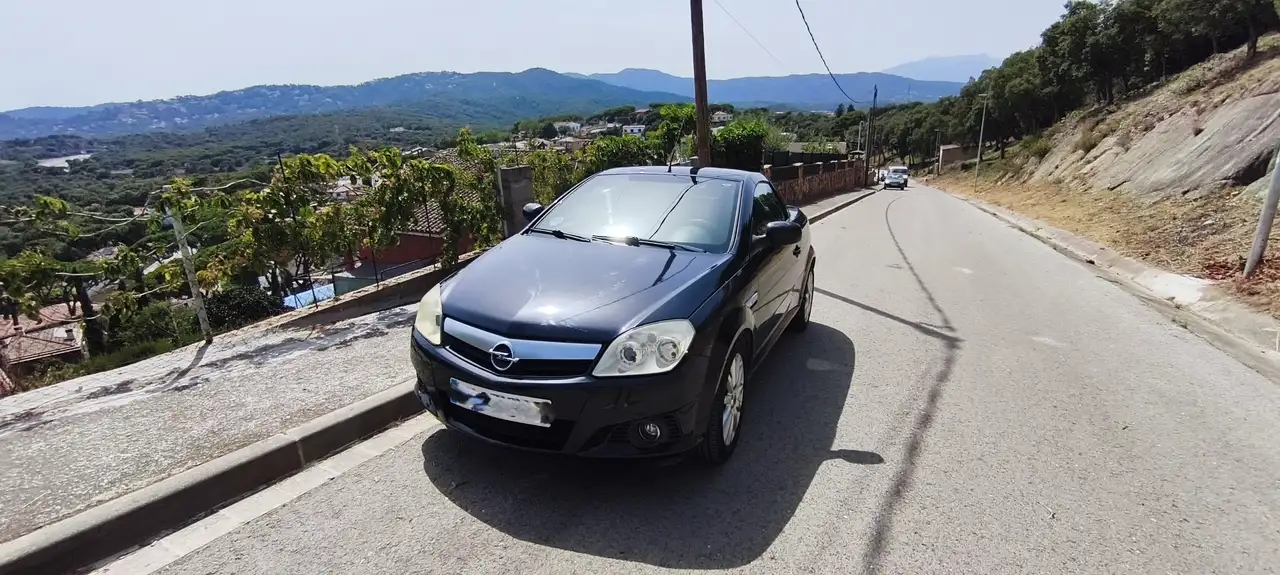 Opel Tigra Twin Top 1.4 (Enjoy) — photo 1 of 11