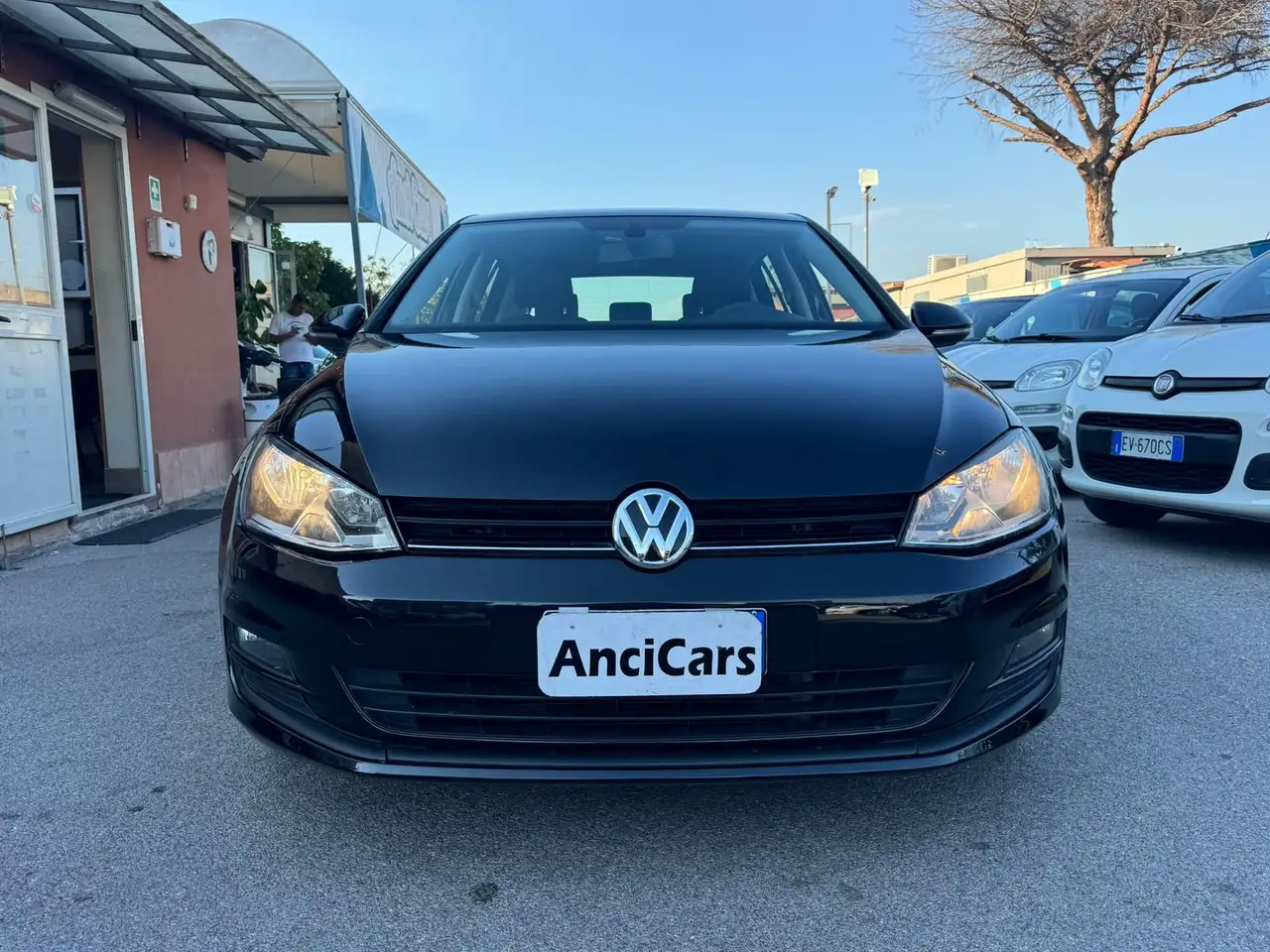 Volkswagen Golf 1.6 TDI Comfortline BMT — photo 1 of 15