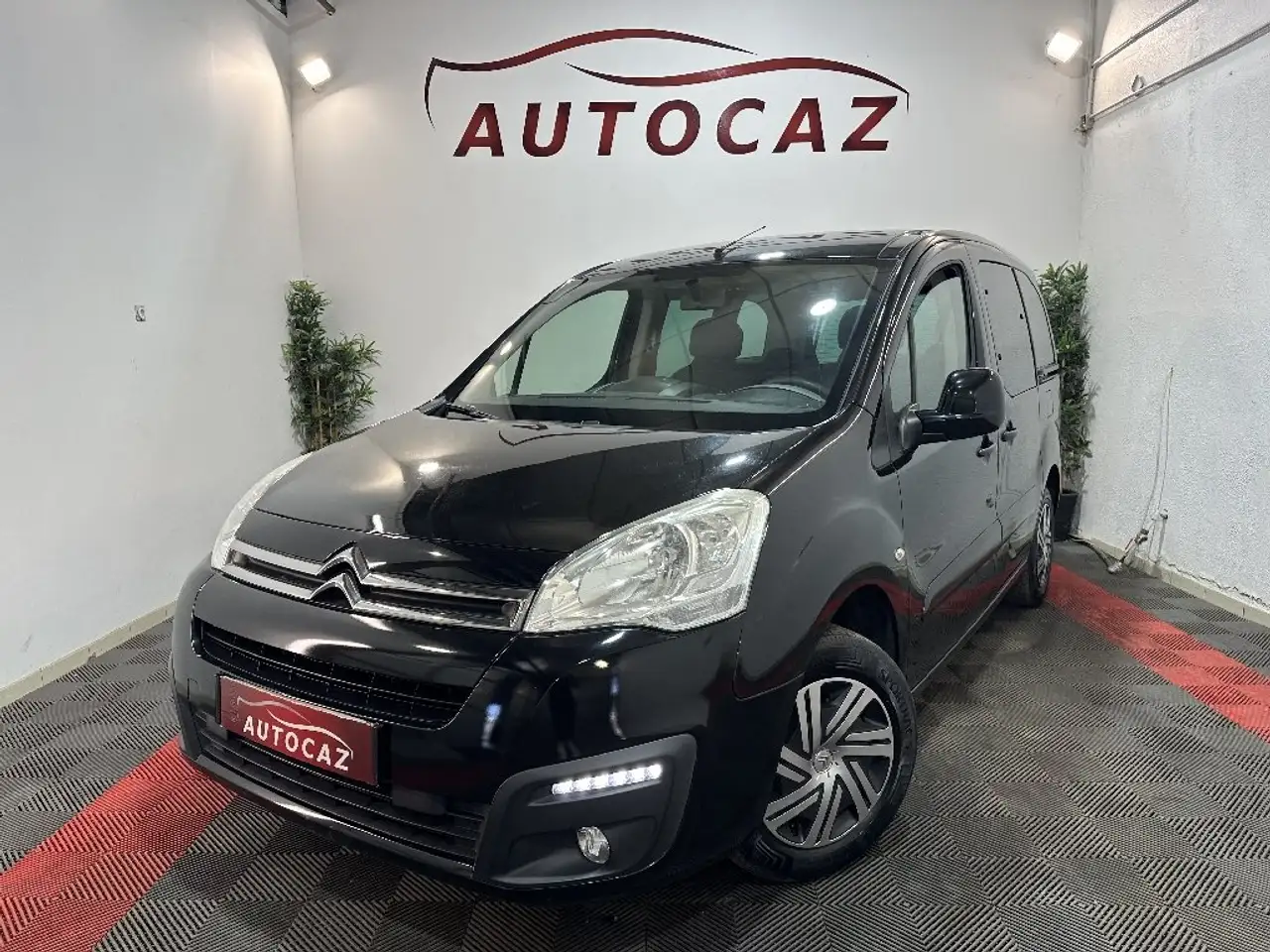 Citroen Berlingo MULTISPACE BlueHDi 100 BVM5 Feel — photo 1 of 22