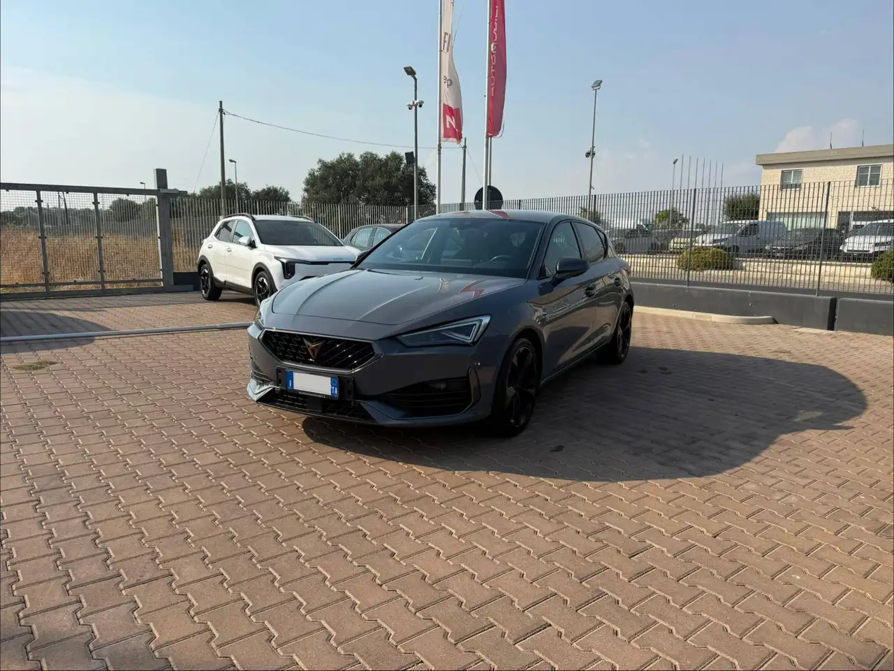 CUPRA Leon Leon 2020 1.5 hybrid 150cv dsg — photo 1 of 14