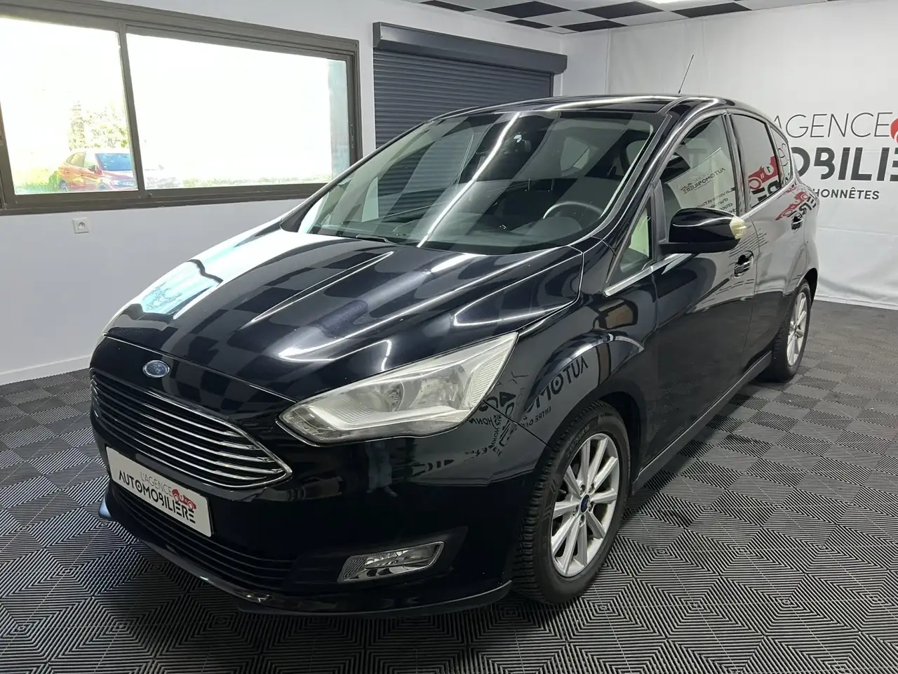 Ford C-Max 1.5 TDCI 120ch S&S Titanium — photo 1 of 26