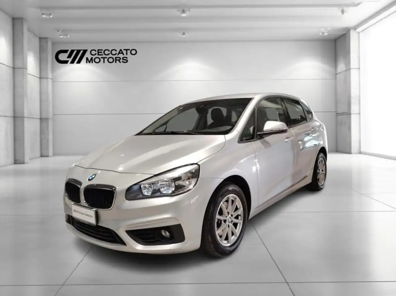 BMW 216 d Active Tourer auto — photo 1 of 15