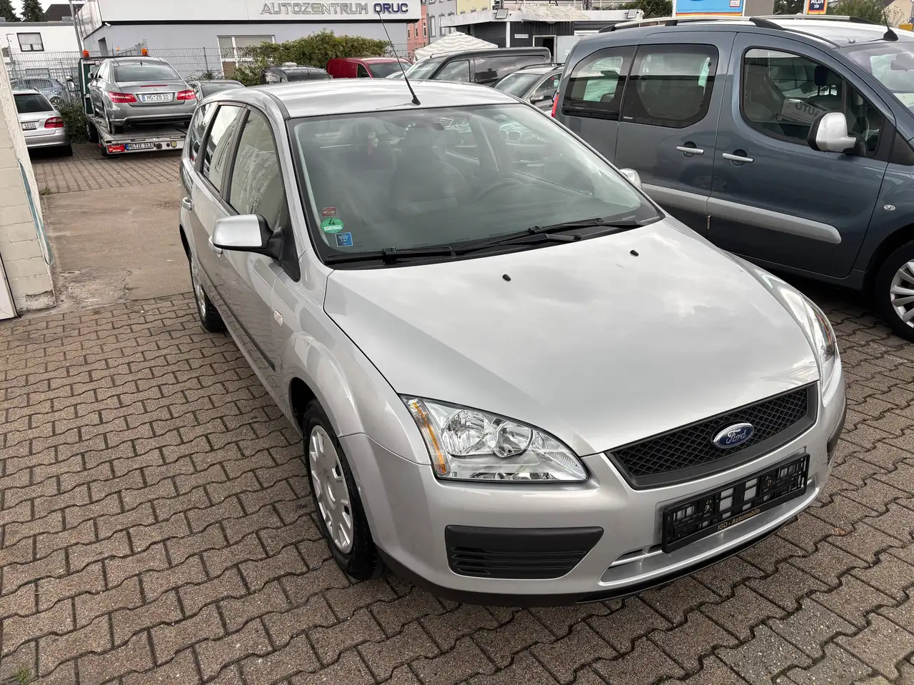 Ford Focus 1.6 Ambiente. — photo 1 of 22
