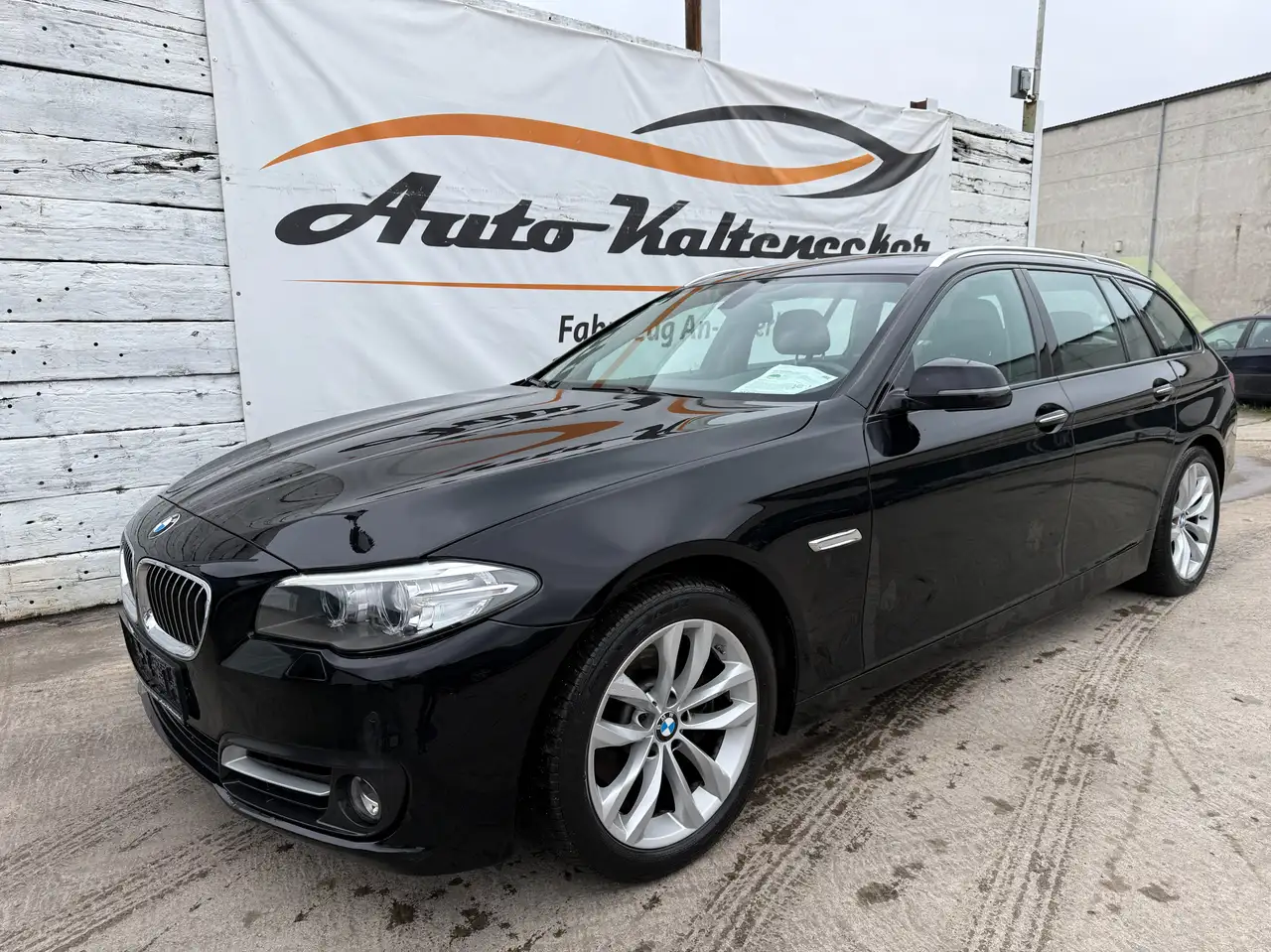 BMW 520 520d*8G*StandHz*PDC*AUTOM*190PS — photo 1 of 17