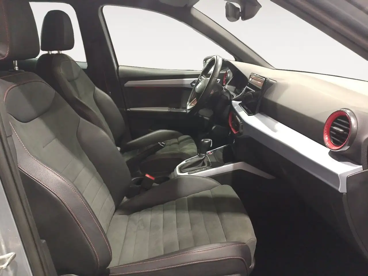 2024 SEAT Arona 1.5 TSI S&S FR DSG7 XM 150, photograph 10