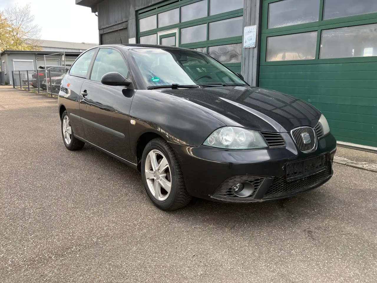 SEAT Ibiza 1.4 Reference Klimaautomatik LM Felgen Tempomat — photo 1 of 15