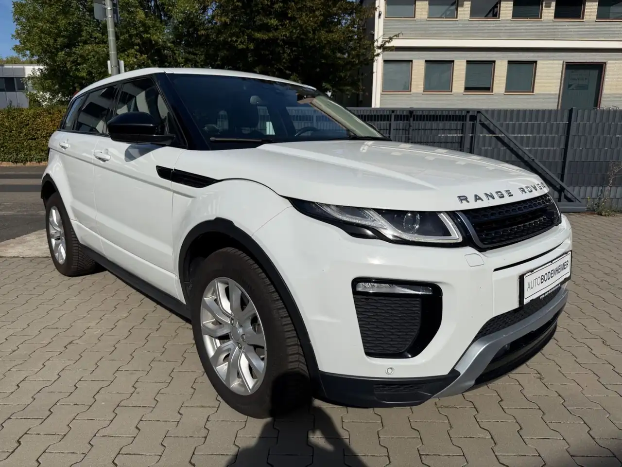 Land Rover Range Rover Evoque 2.0 TD4 SE Dynamic 2.Hd·MwSt — photo 1 of 33