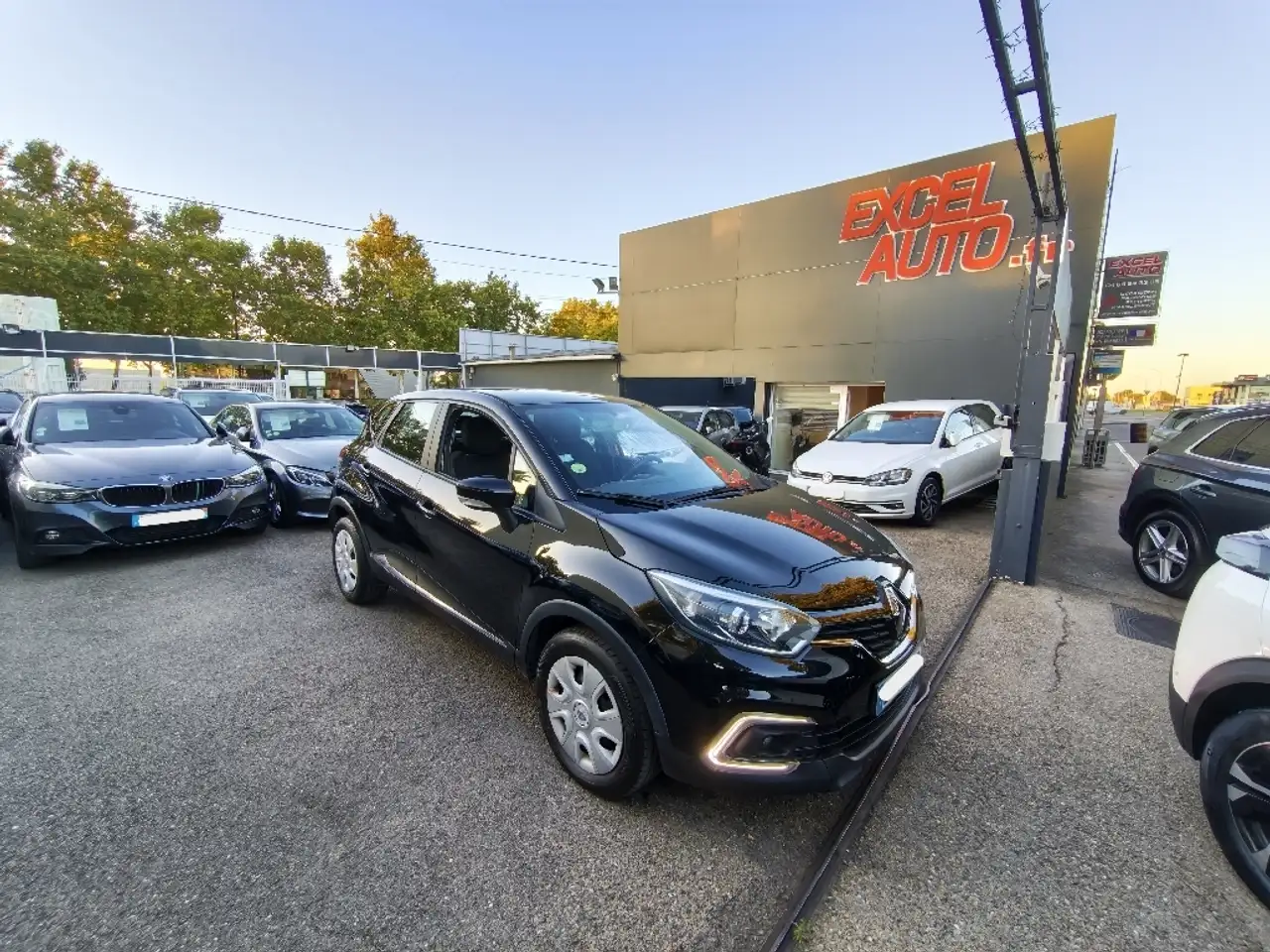 Renault Captur 1.5 dCi 90 Energy Life — photo 1 of 10