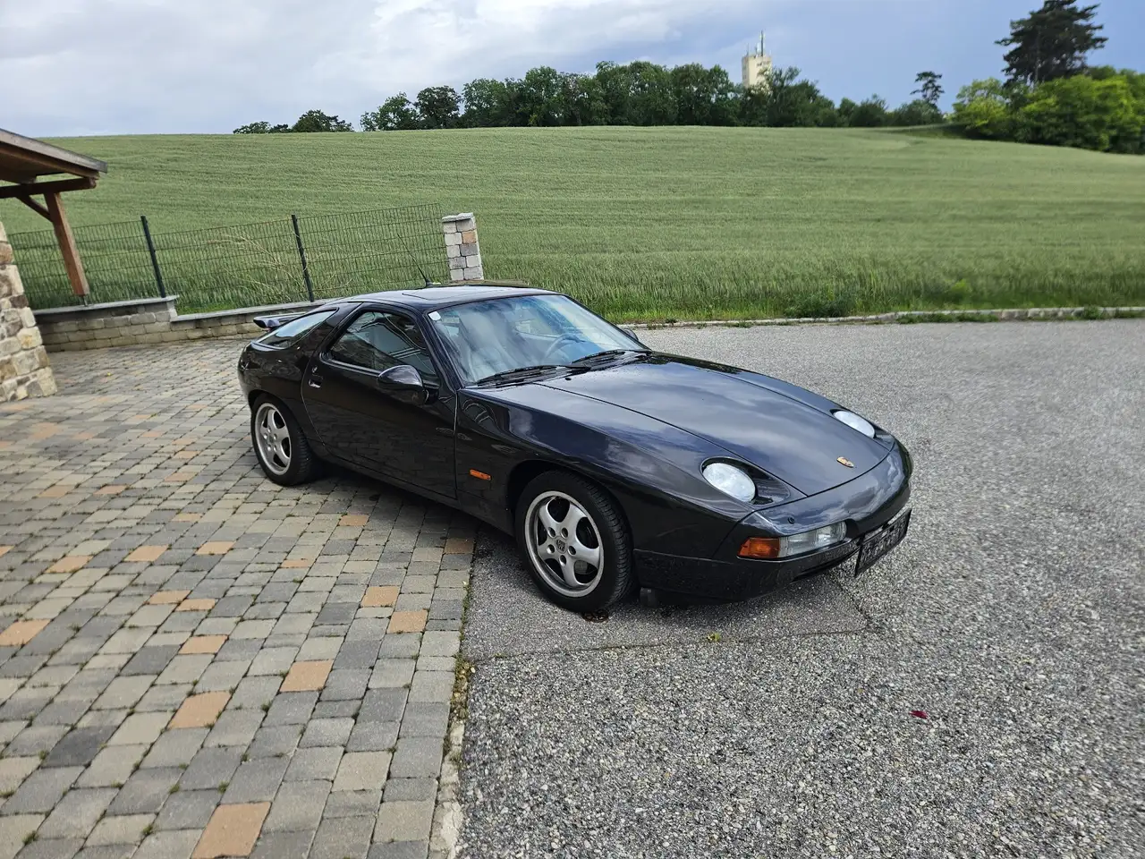 Porsche 928 GTS Automatik — photo 1 of 19