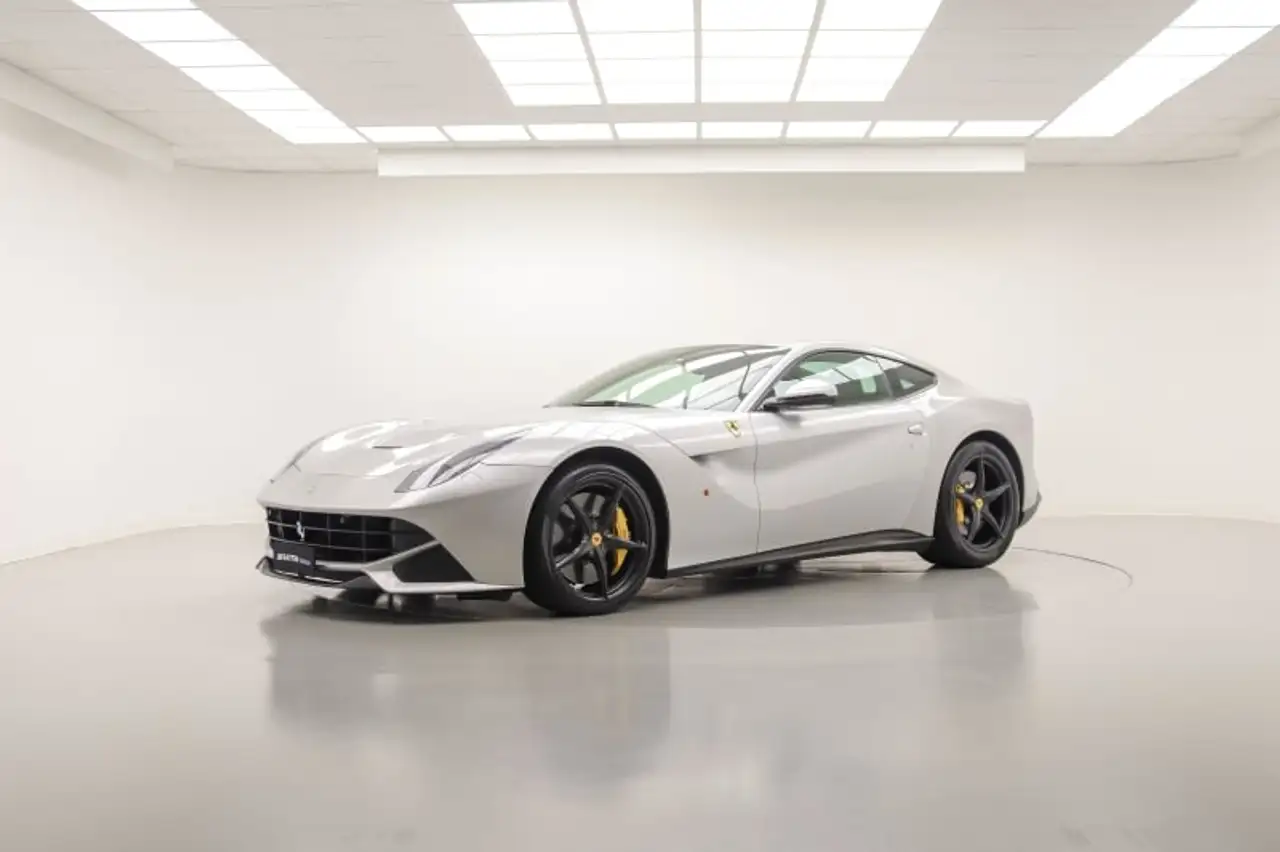 Ferrari F12 F12berlinetta — photo 1 of 15