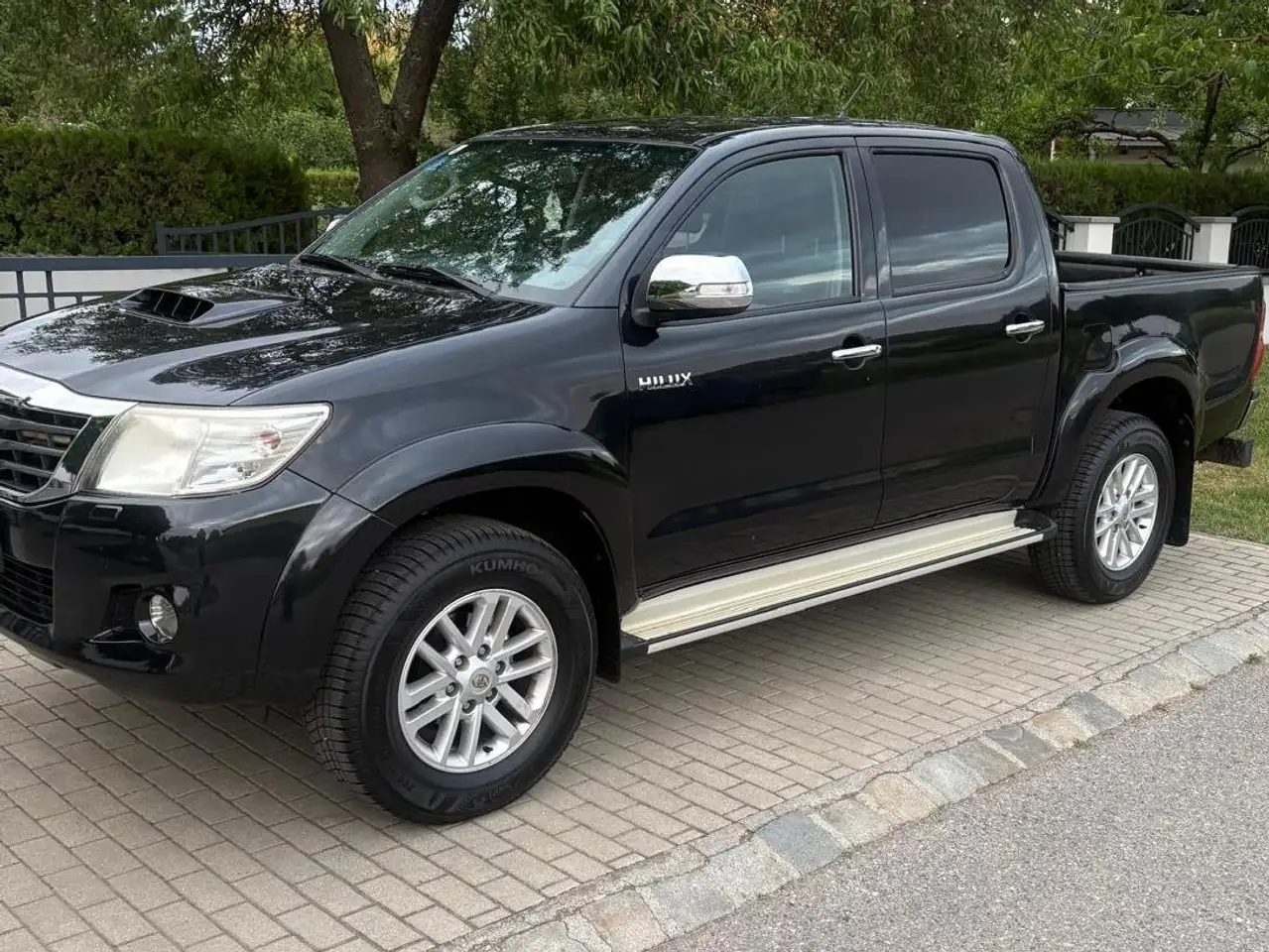 Toyota Hilux Hilux DK City 4x4 2,5 D-4D 145 City — photo 1 of 13