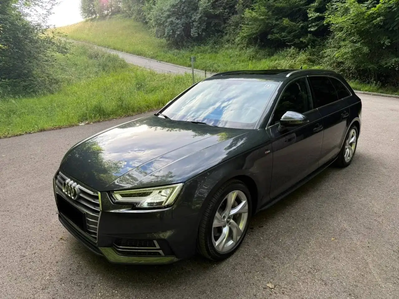 Audi A4 A4 Avant 2.0 TDI S tronic — photo 1 of 18