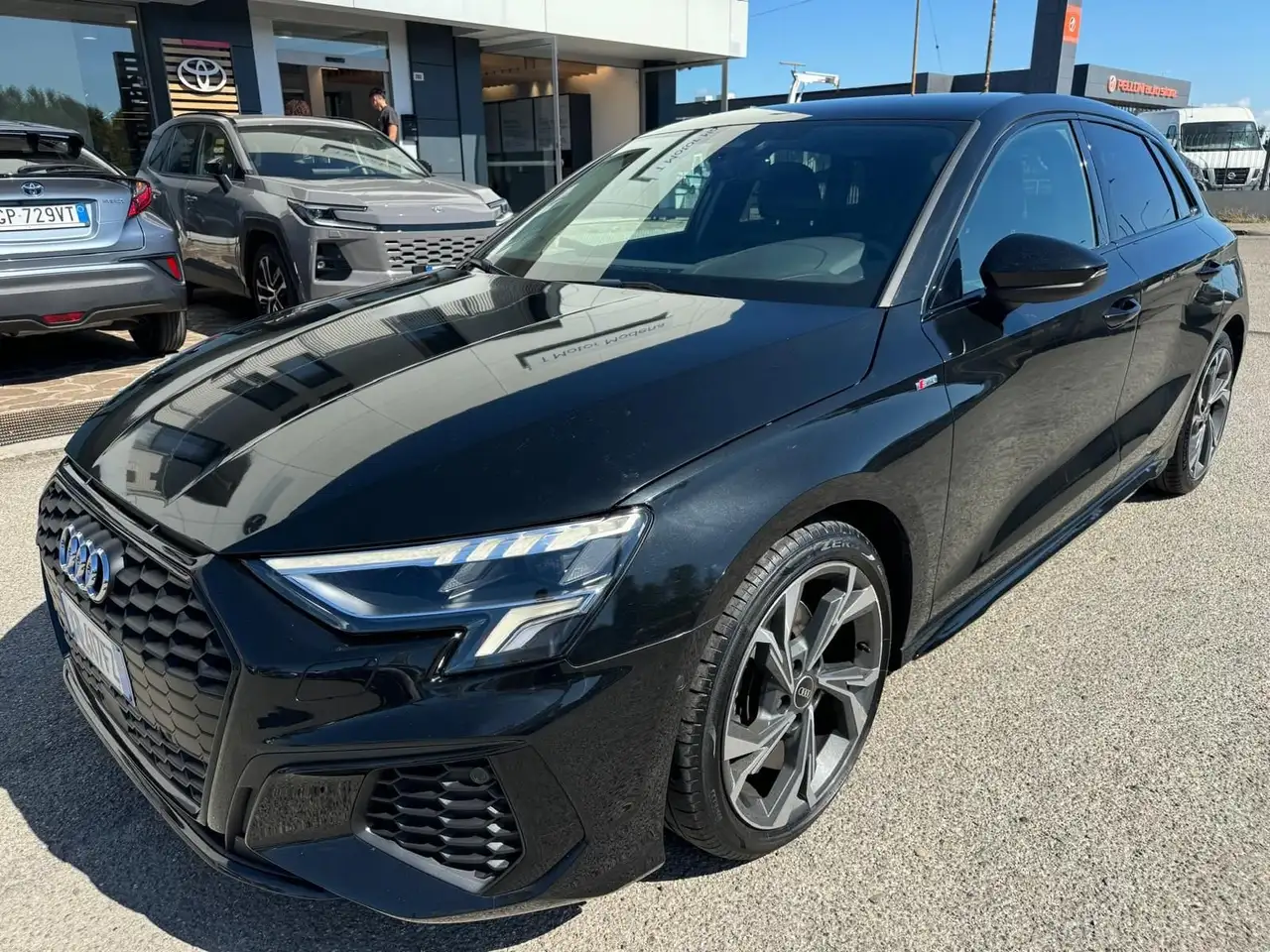 Audi A3 30 TDI S tronic S line Edition — photo 1 of 15