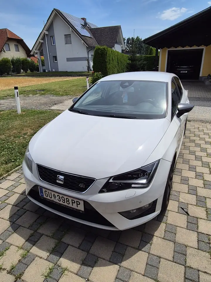 SEAT Leon FR 2,0 TDI CR Start-Stopp — photo 1 of 7