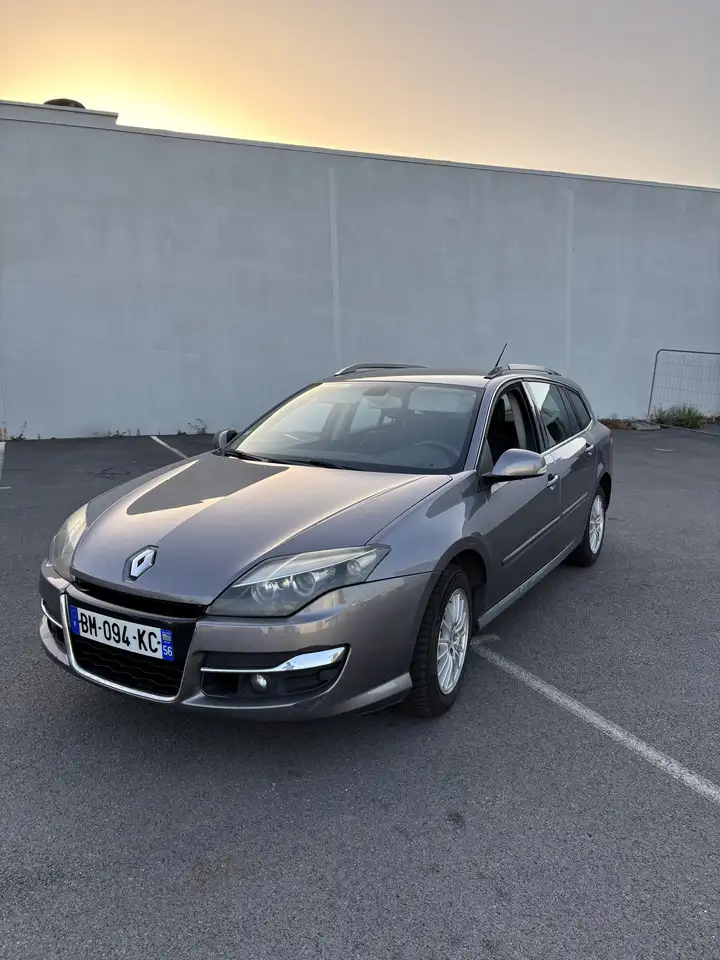 Renault Laguna Estate 1.5 dCi 110 FAP eco2 Black Edition — photo 1 of 6