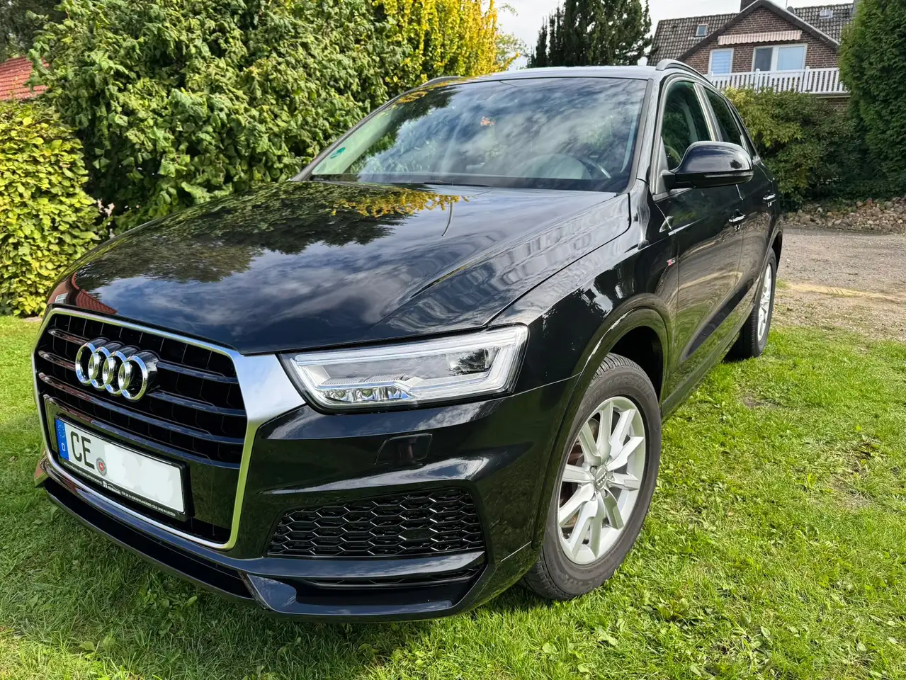 Audi Q3 Q3 1.4 TFSI cylinder on demand S tronic — photo 1 of 14