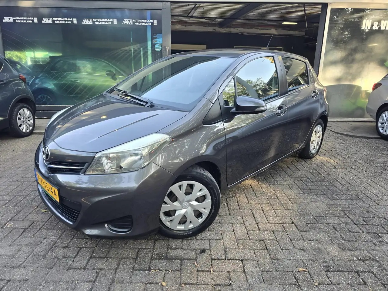 Toyota Yaris 1.3 VVT-i Aspiration | 2E EIGENAAR | 3/6 OF 12MND — photo 1 of 34
