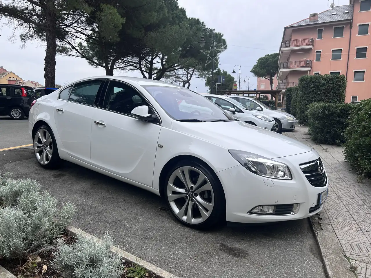 Opel Insignia 2.0 cdti Cosmo 160cv — photo 1 of 11