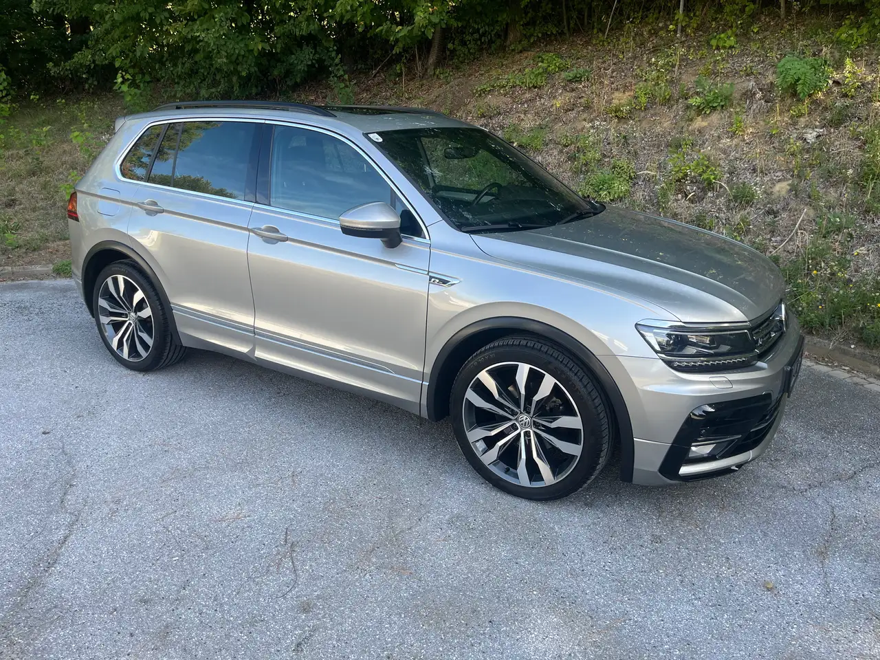 Volkswagen Tiguan Tiguan 2,0 TDI SCR Comfortline Comfortline — photo 1 of 9