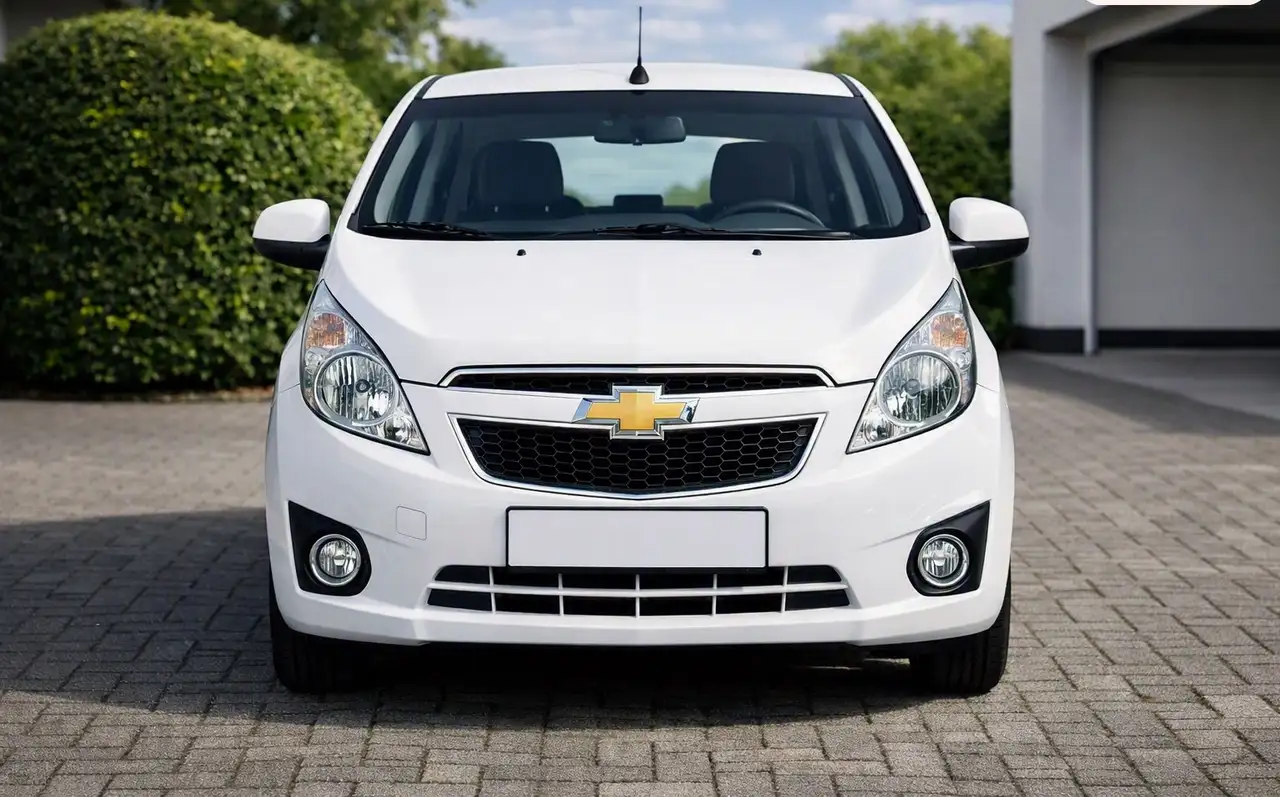 Chevrolet Spark 1.0 — photo 1 of 9