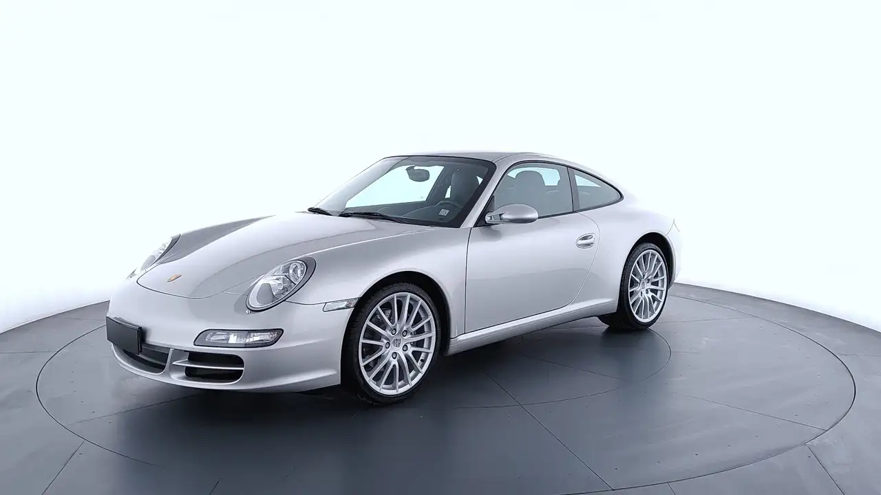 Porsche 911 911 Carrera Coupé — photo 1 of 15