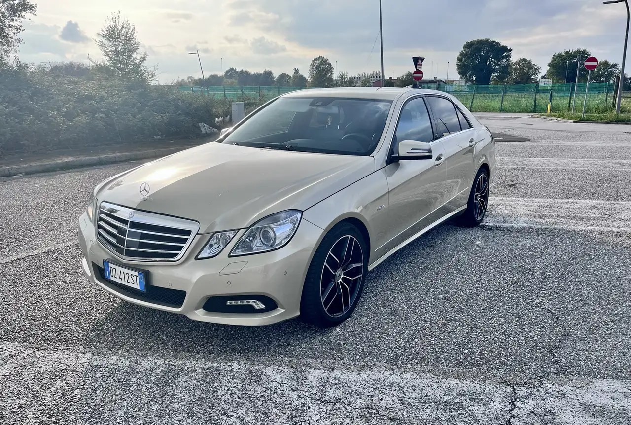 Mercedes-Benz E 350 CDI DPF 4Matic BlueEFFICIENCY 7G-TRONIC Elegance — photo 1 of 12