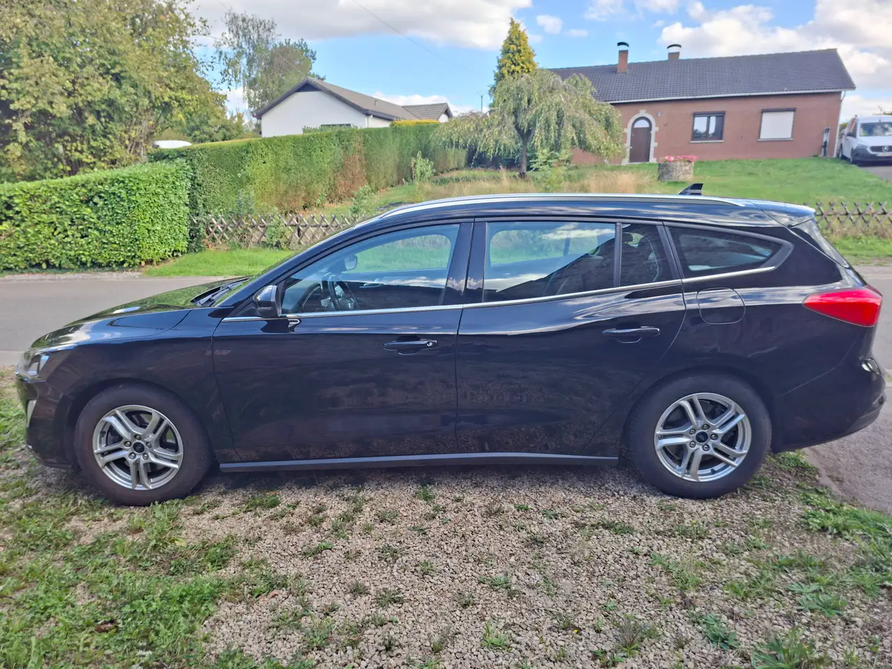 Ford Focus Focus 1.0 EcoBoost MHEV — photo 1 of 15
