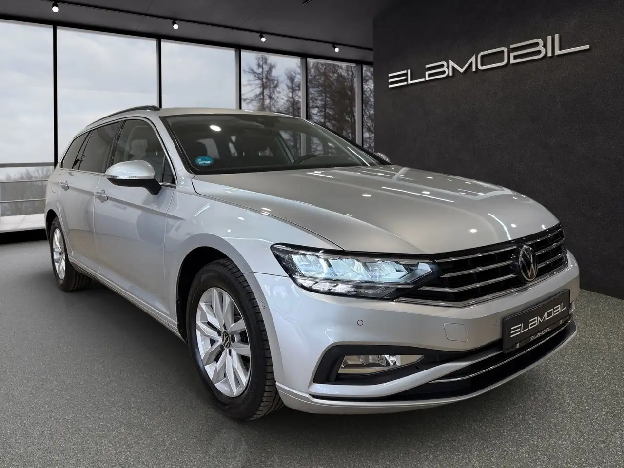 Volkswagen Passat Variant Passat 2.0 TDI Variant 7G-DSG Business *LED*AHK* — photo 1 of 31