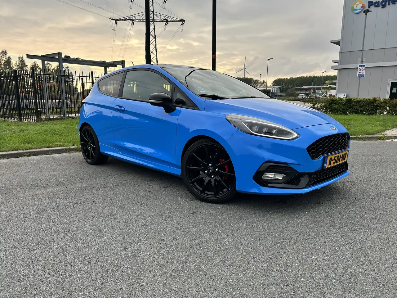 Ford Fiesta 1.5 EcoB. ST-3 ST Edition — photo 1 of 20