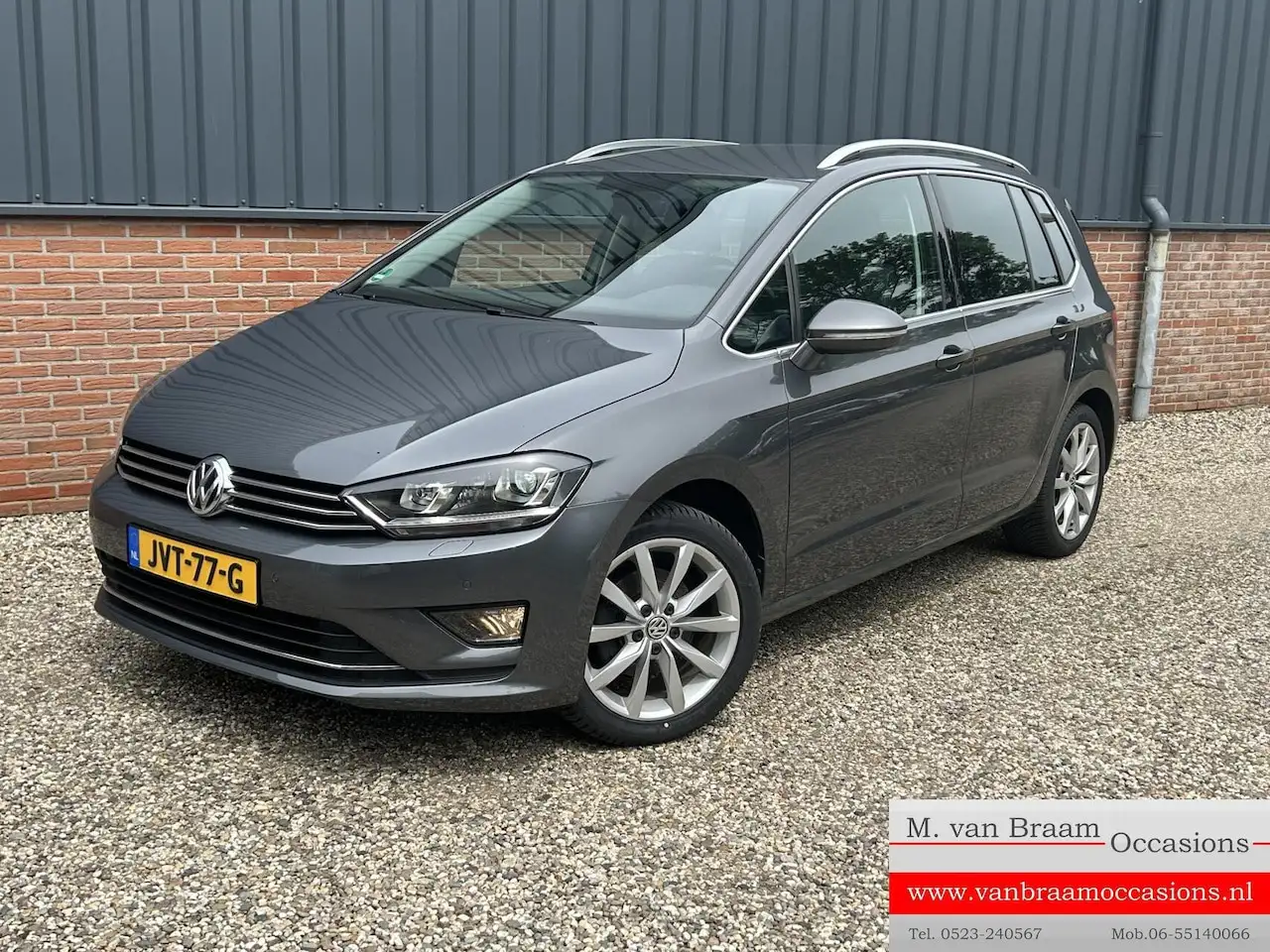 Volkswagen Golf Sportsvan 1.4 TSI Highline — photo 1 of 7