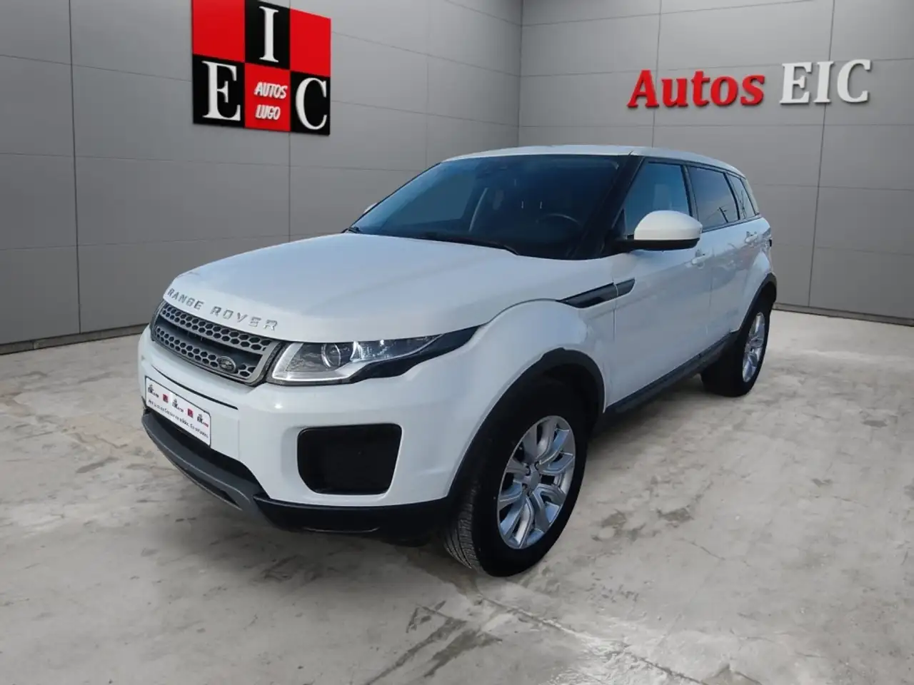 Land Rover Range Rover Evoque 2.0eD4 Pure 2WD 150 — photo 1 of 36