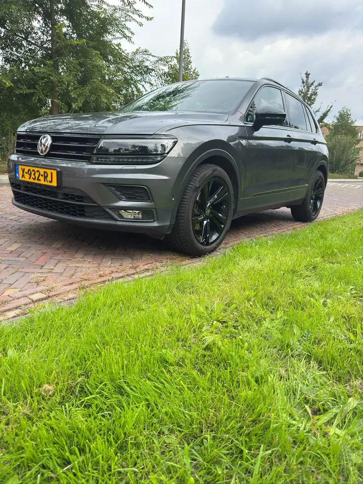 Volkswagen Tiguan Volkswagen Tiguan 1.5 TSI | 94.000 km | Dealer ond — photo 1 of 15
