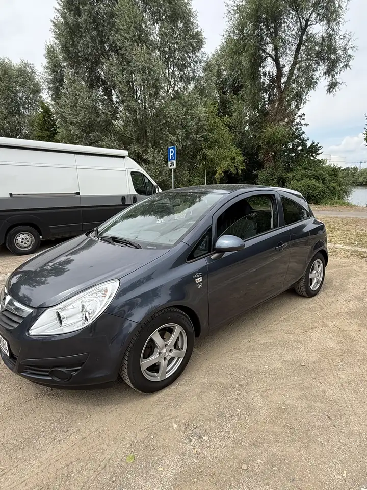 Opel Corsa Edition "111 Jahre" — photo 1 of 19