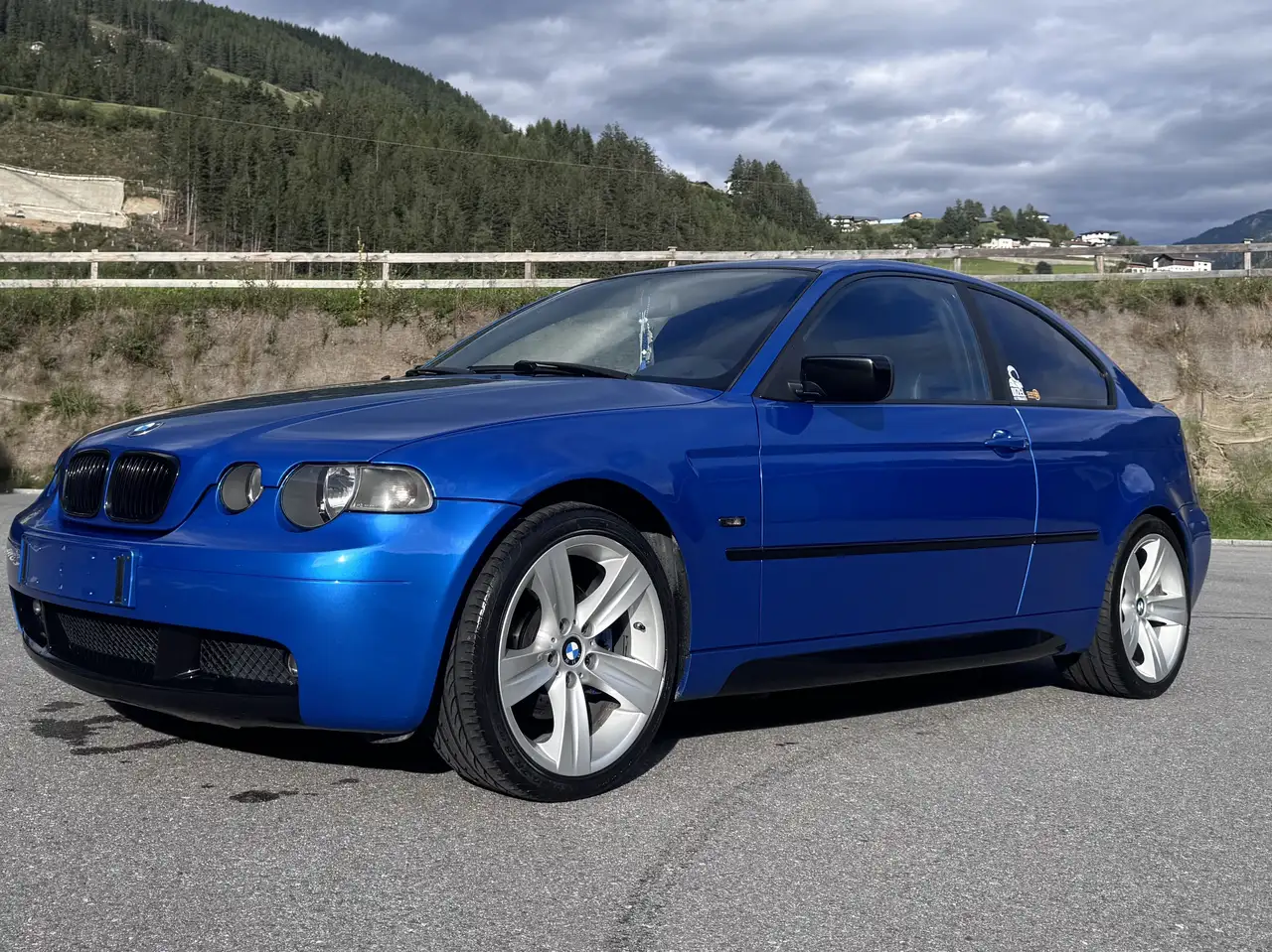 BMW 320 320td compact — photo 1 of 15