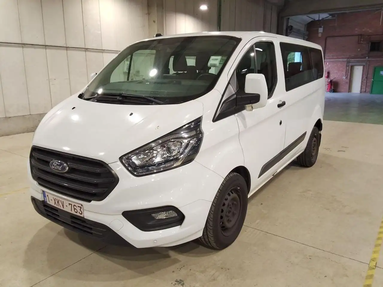 Ford Transit Custom 320 2.0 TDCi 130 PC Combi Trend — photo 1 of 12