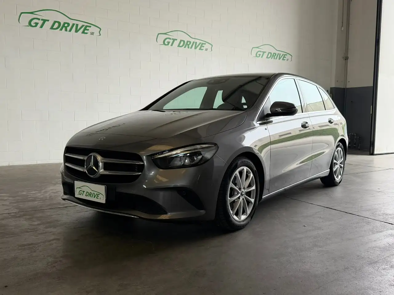 Mercedes-Benz B 180 Sport Plus 7G-DCT — photo 1 of 15