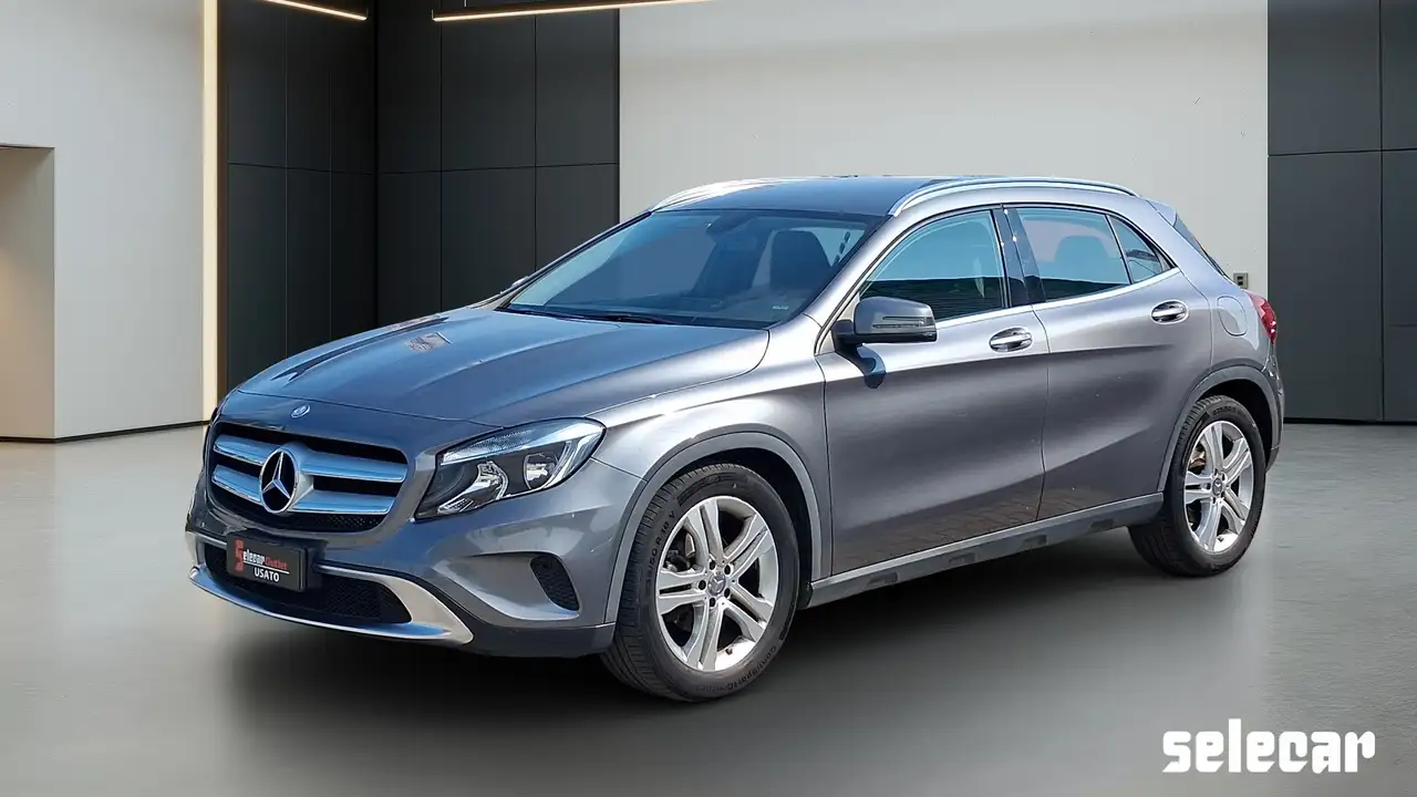 Mercedes-Benz GLA 200 - GLA 200 d (cdi) Premium auto — photo 1 of 14