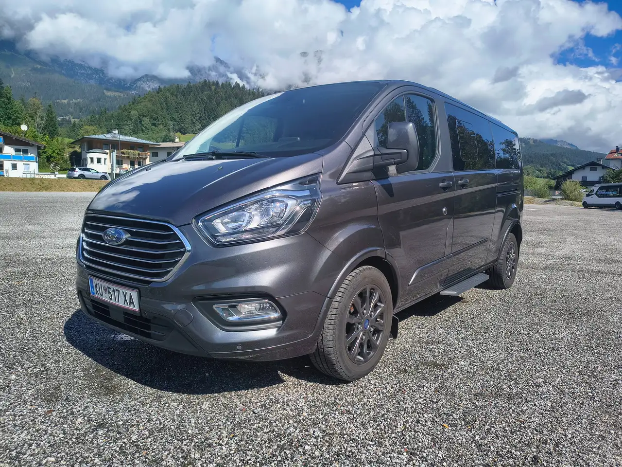 Ford Tourneo Custom Tourneo Custom 2,0 EcoBlue 320 L2 Titanium Aut. Titanium — photo 1 of 14