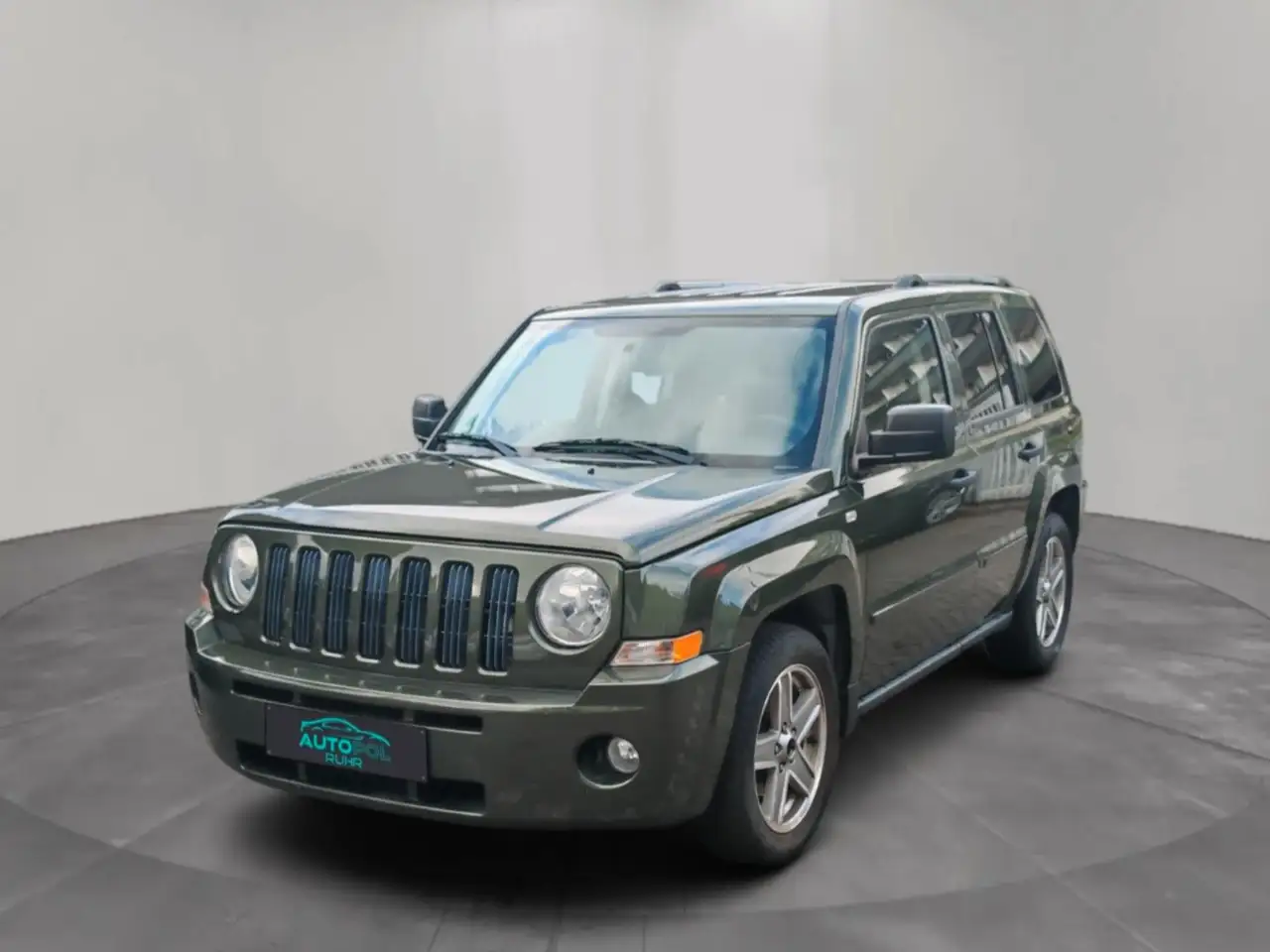 Jeep Patriot Limited Automatik AHK Tempomat PTC SHZ — photo 1 of 15