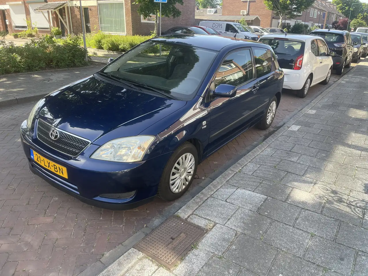 Toyota Corolla 1.4 VVT-i L.Terra — photo 1 of 7