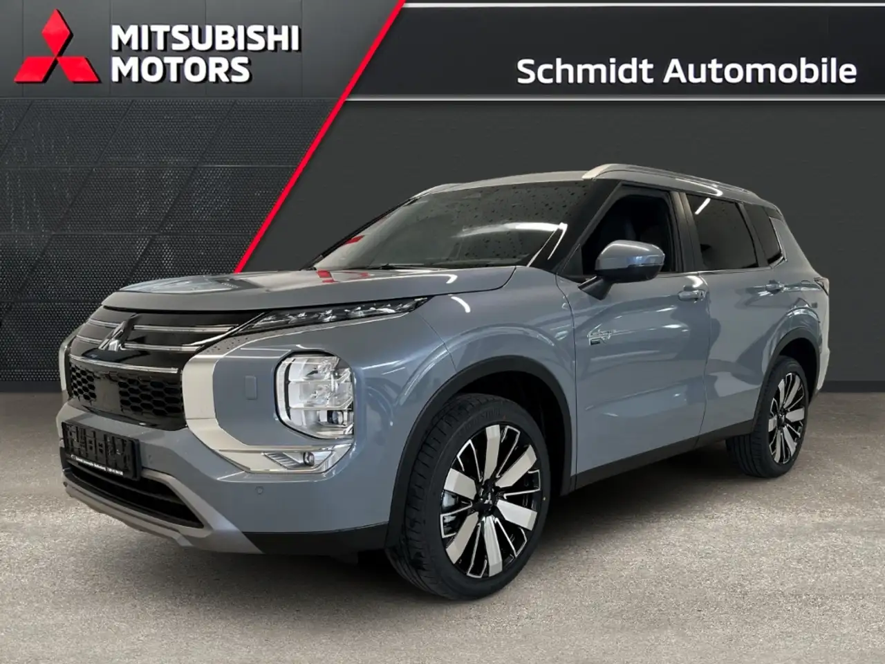 Mitsubishi Outlander 2.4 Plug-in-Hybrid Diamant TOP Yamaha Pano HuD — photo 1 of 15