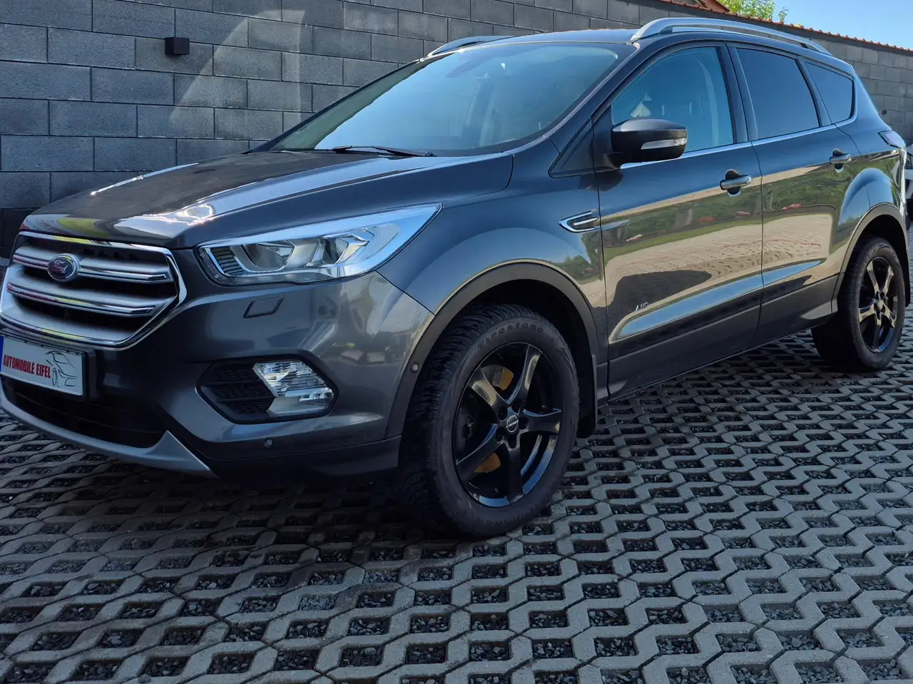 Ford Kuga Titanium*4X4*AHK*8-FACH ALU*TEMPOMAT*SHZ*2-Zonen Klima — photo 1 of 25