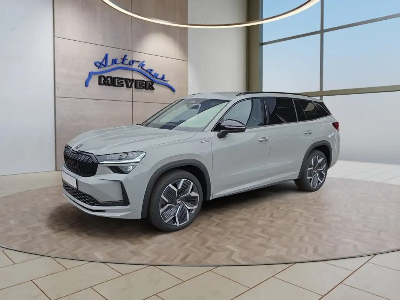 Skoda Kodiaq Sportline 2,0TDI 4x4 aAHK/20*Alu/Matrix/Navi/ACC/e — photo 1 of 40