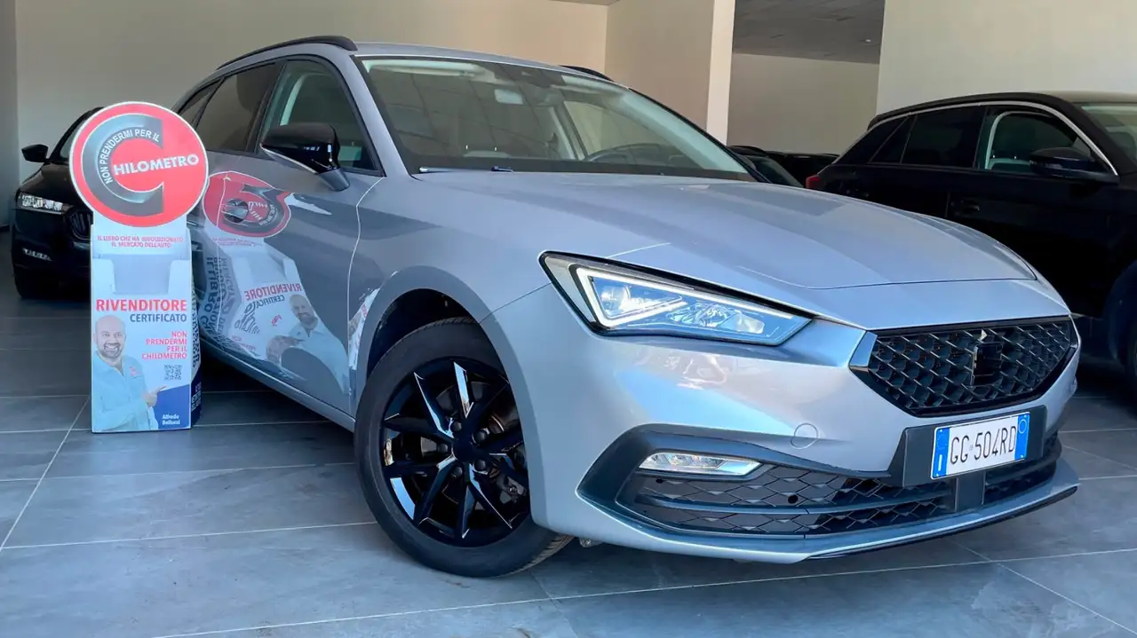 SEAT Leon Leon Sportstourer 2.0 TDI 150 CV DSG Business — photo 1 of 15