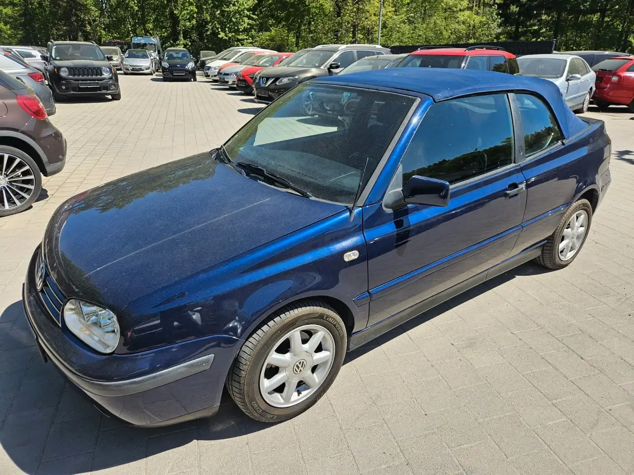 Volkswagen Golf IV 1.6 Cabriolet — photo 1 of 15